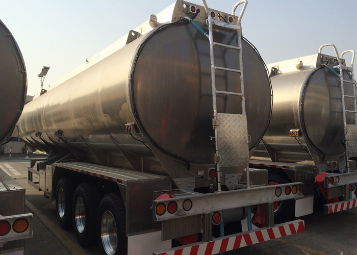 35000L hoher Sicherheits-Aluminiumtanker-Anhänger mit 3 Achsen für organische Chemikalien